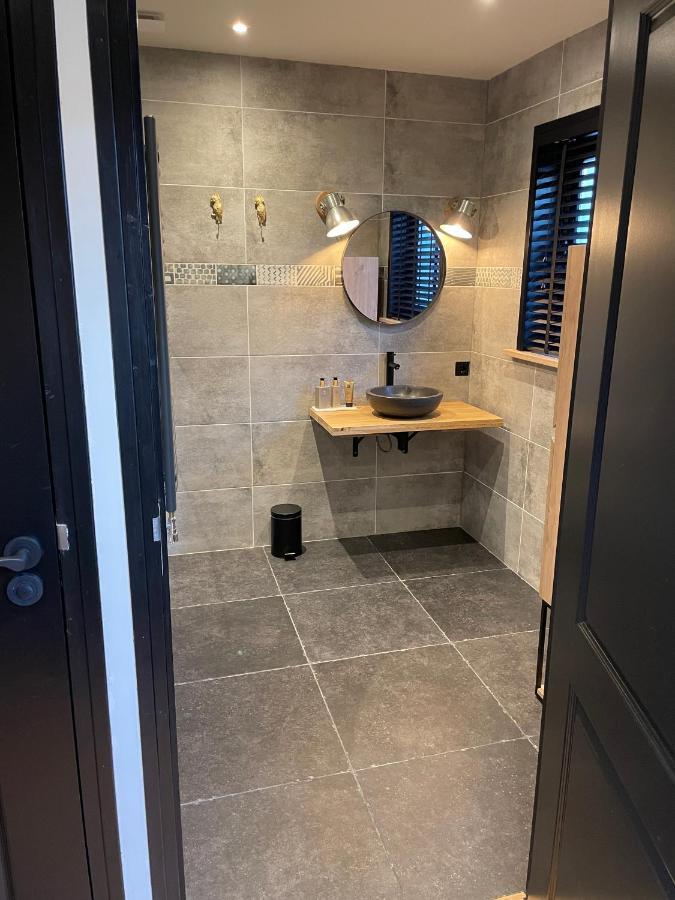 De Heerlykheid Wemeldinge, Vlak Bij Strand En Bos, Ruime Vakantiewoning Met Eigen Patio In De Karakteristieke Dorpsstraat Екстериор снимка